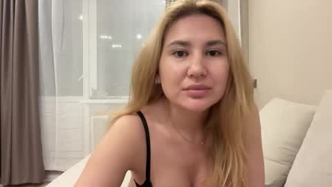 sacreed_lovee online show from May 28, 2:26 pm