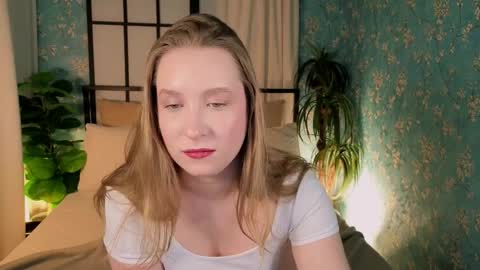 Trisha and Vincent online show from April 4, 8:40 pm