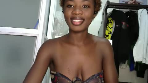 sally_beauty2023 online show from February 5, 9:34 am