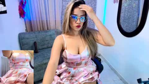 sally_ricci online show from April 8, 9:17 pm