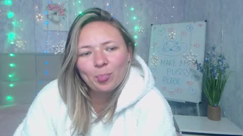 Snapshot of sallyverda chatting on October 4, 3:56 am Sally online show from October 4, 3:56 am