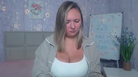 Snapshot of sallyverda chatting on October 8, 7:07 pm Sally online show from October 8, 7:07 pm