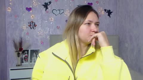 Snapshot of sallyverda chatting on February 25, 6:44 pm Sally online show from February 25, 6:44 pm