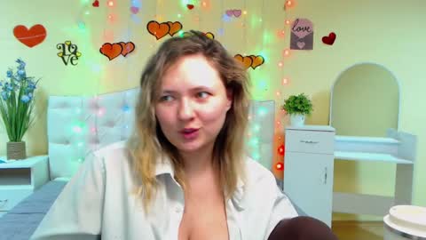 Snapshot of sallyverda chatting on February 28, 4:43 am Sally online show from February 28, 4:43 am