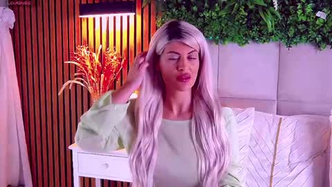 SalmaRoze online show from June 1, 4:03 am