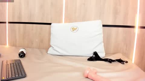  SALOME online show from March 26, 5:31 am