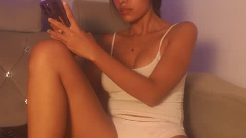 Samantha Roberts online show from January 15, 7:20 pm