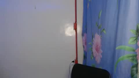 Snapshot of sam_sarah19 chatting on October 6, 12:22 pm sam_sarah19 online show from October 6, 12:22 pm