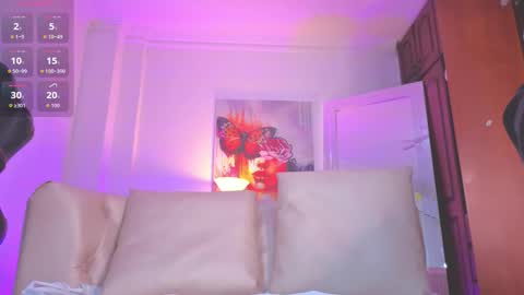 samanta_jones__ online show from December 16, 11:05 am