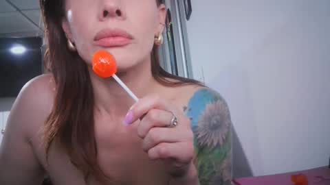 samantha26115 online show from December 2, 12:01 am