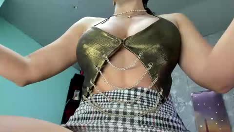 Snapshot of samantha_milfs chatting on February 14, 11:21 am samantha_milfs online show from February 14, 11:21 am