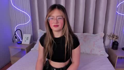 Snapshot of samanthapeachs chatting on September 23, 12:36 pm Alejandra online show from September 23, 12:36 pm