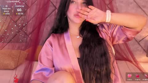 Snapshot of samara_alabi chatting on December 11, 2:33 pm Samara Benazir Alabi online show from December 11, 2:33 pm