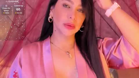 Snapshot of samara_alabi chatting on September 15, 6:59 pm Samara Benazir Alabi online show from September 15, 6:59 pm
