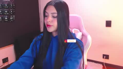 Snapshot of samara_lam chatting on December 10, 10:37 pm Sammy  online show from December 10, 10:37 pm