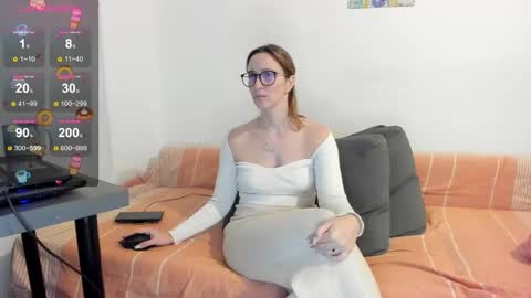 Samara From The Well online show from November 5, 12:05 am