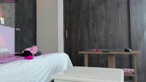 Sara  online show from April 21, 11:06 am