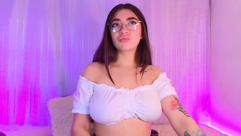 Snapshot of samii_evans chatting on February 27, 5:13 am samii evans  online show from February 27, 5:13 am