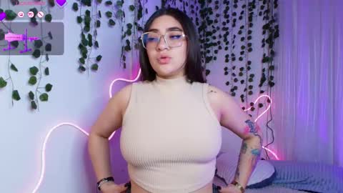 samii evans  online show from March 9, 6:49 am