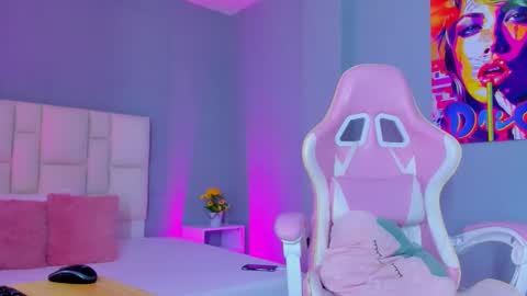 Sammy Rose online show from February 4, 7:50 pm