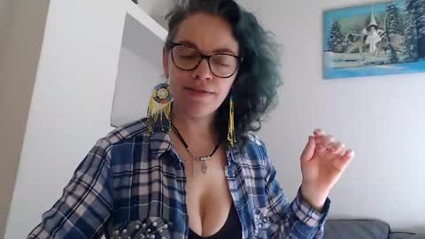 Sandra online show from March 29, 1:32 pm