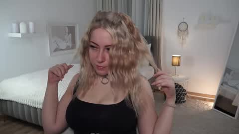 Snapshot of sandraa_cole chatting on October 8, 1:37 pm Szandra online show from October 8, 1:37 pm
