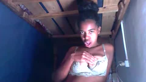 sania00069 online show from May 16, 10:36 am