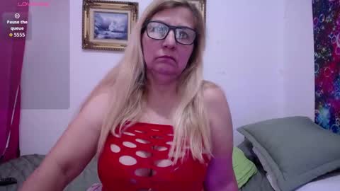 sara online show from February 10, 9:07 pm