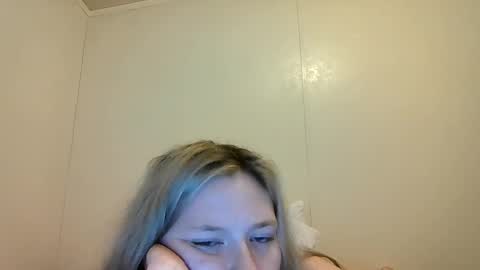 sara9920 online show from April 6, 10:00 pm