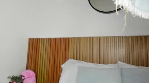 Snapshot of sara_castro24 chatting on December 7, 12:13 pm Sara online show from December 7, 12:13 pm