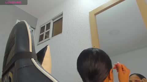 Snapshot of sara_castro24 chatting on January 24, 12:10 pm Sara online show from January 24, 12:10 pm