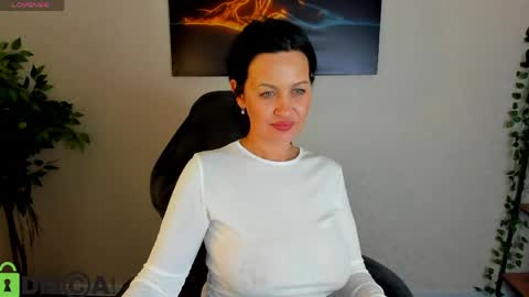 Sara online show from April 2, 1:41 pm