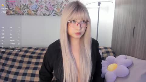 Sara  new account  give me thomb up  Follow me   help me reach 15k followers again   online show from February 9, 10:12 pm