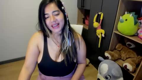 Snapshot of sara_lizcano chatting on October 17, 11:35 am sarah LIZCANO....... online show from October 17, 11:35 am