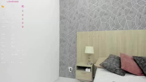 Sara online show from October 18, 1:47 pm