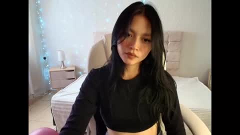 Snapshot of sara_melo25 chatting on October 30, 3:13 pm Sara online show from October 30, 3:13 pm