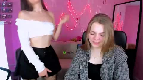 Sara online show from April 3, 8:07 pm