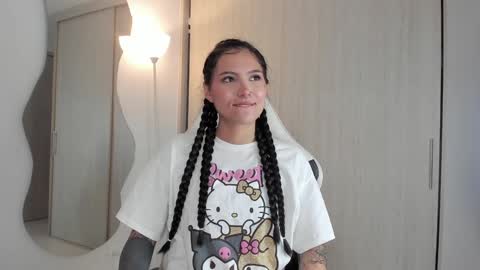 Sara online show from February 7, 3:52 pm