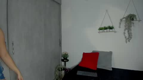 sara_sweett9 online show from July 28, 3:21 pm