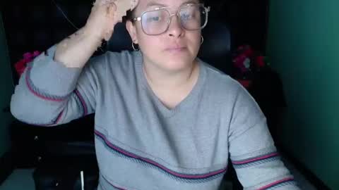 sara_thonson_ online show from December 28, 3:04 am