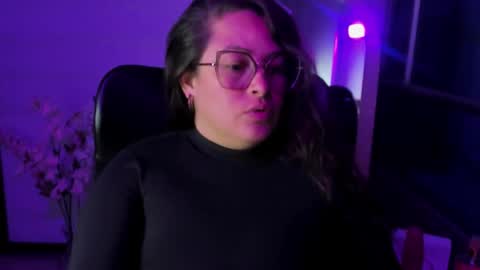 sara_thonson_ online show from September 9, 3:39 am