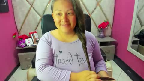 sara_thonson_ online show from April 16, 3:29 am