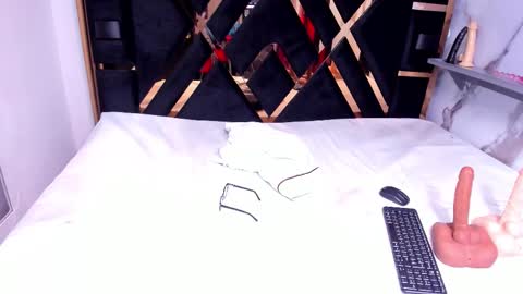 sara_tourner online show from March 25, 11:35 am