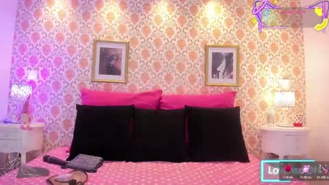 SaraAvila  online show from June 1, 8:32 pm