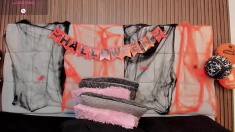   online show from October 26, 11:38 am