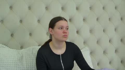 Sara online show from April 15, 5:52 am