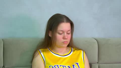 Sara online show from April 10, 4:35 pm