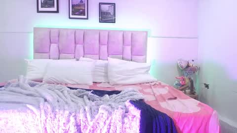 sarah foxx  online show from November 8, 1:27 pm