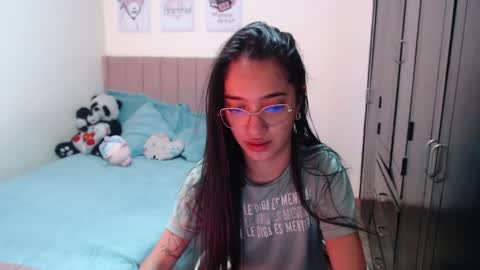 Sarah online show from December 13, 4:49 pm