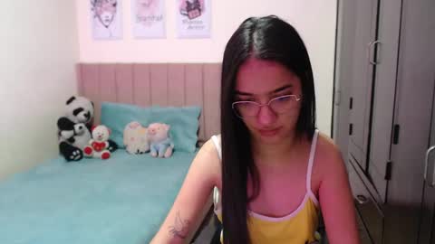 Sarah online show from March 4, 3:59 pm